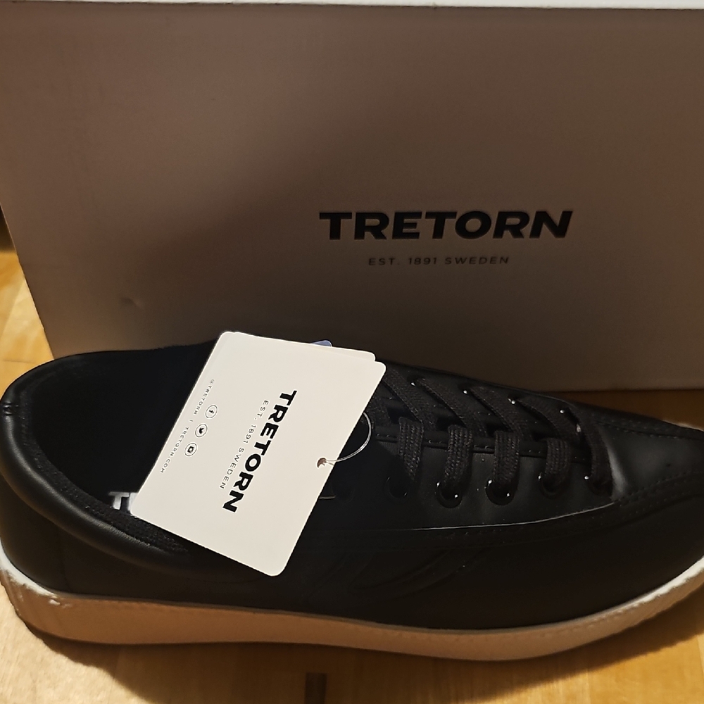 Tretorn Men's Black and White Sneakers